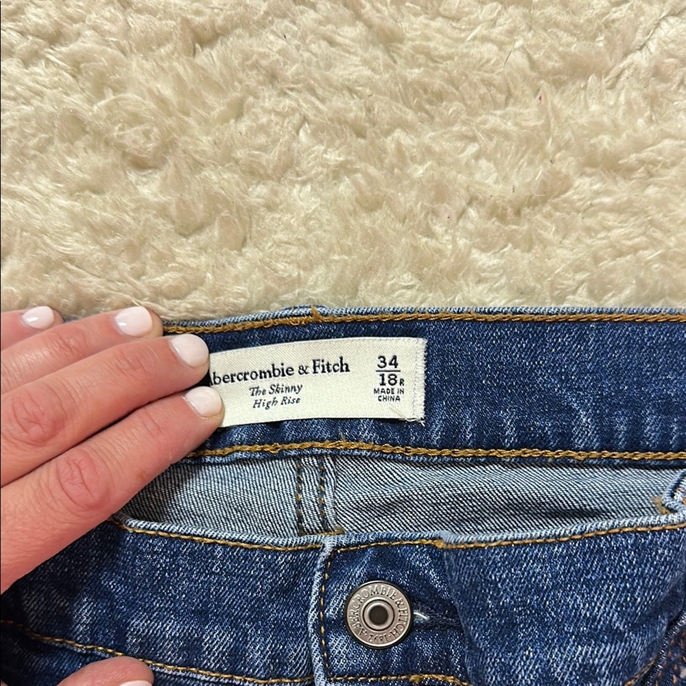 Abercrombie skinny high rise jeans - Picture 2 of 3